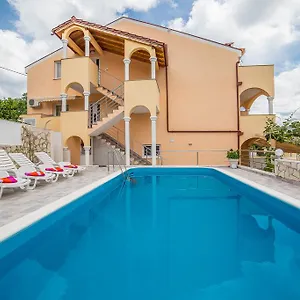  Apartment Saldun